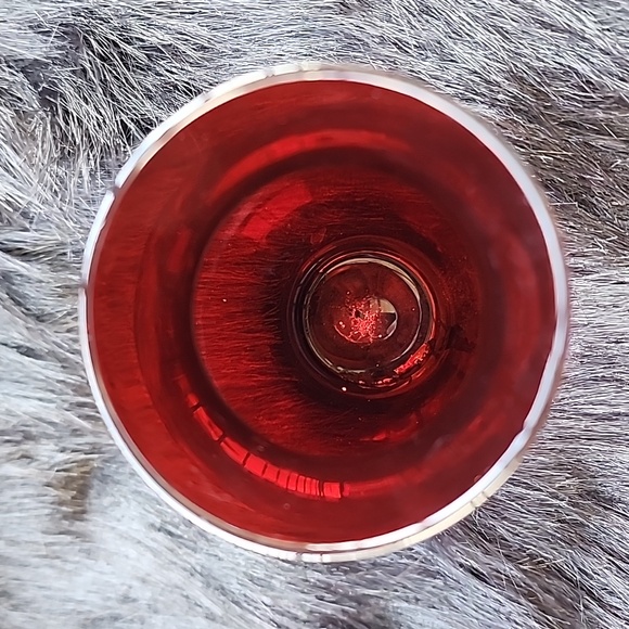 VINTAGE  RUBY RED VASE. VERY BEAUTIFUL! - Picture 4 of 5